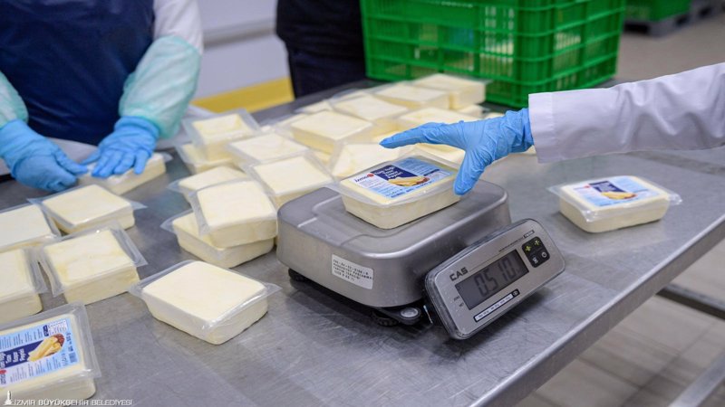 500 gramlık kaşar 165 TL